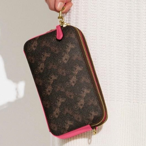 Coach - Picture 3 of 14